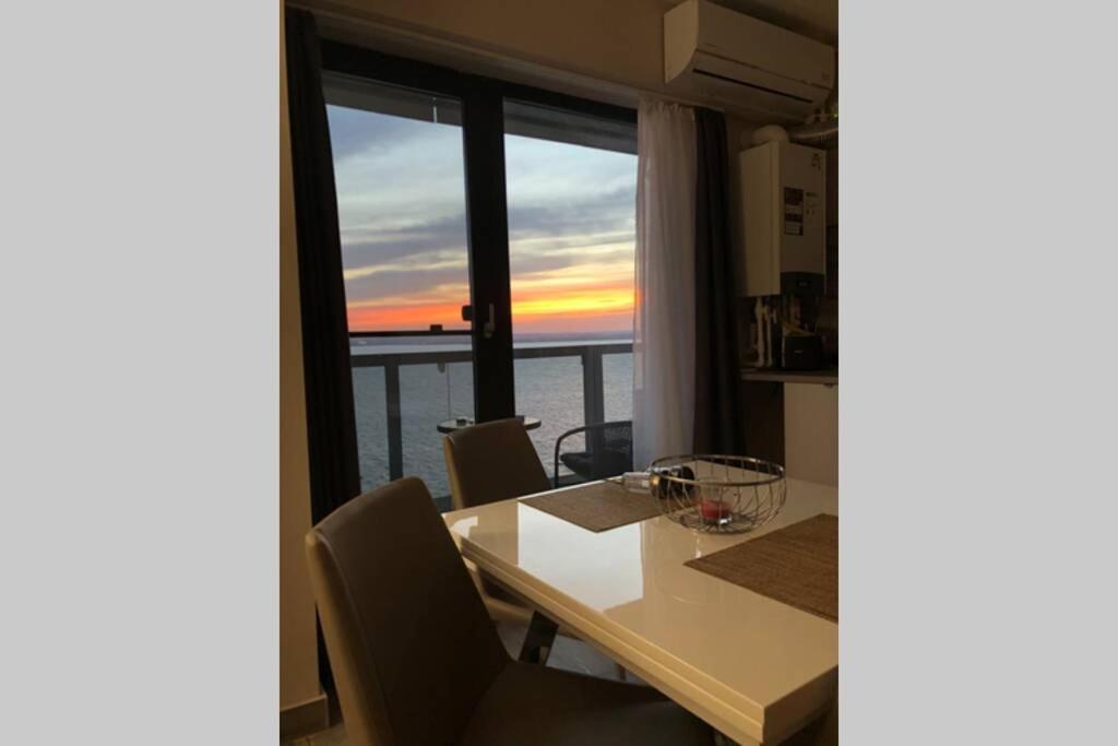 Lake View Apartament Mamaia Exterior photo